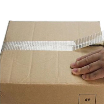 सीलिंग और मास्किंग के लिए 48 मिमी*20 मीटर के आकार और 150 माइक की मोटाई के साथ प्रबलित एकल पक्षीय पारदर्शी फाइबरग्लास चिपकने वाला टेप